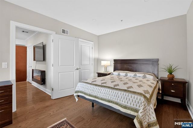 54 Polifly 103, Hackensack, NJ 07601