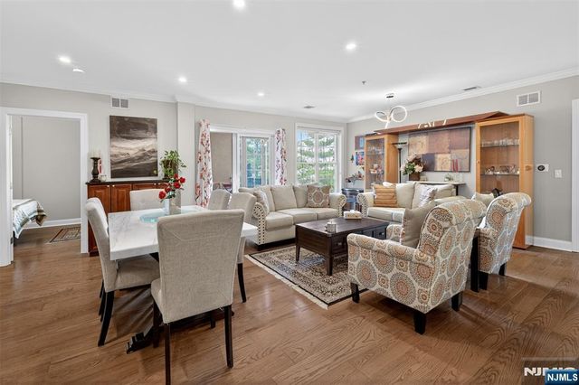 54 Polifly 103, Hackensack, NJ 07601