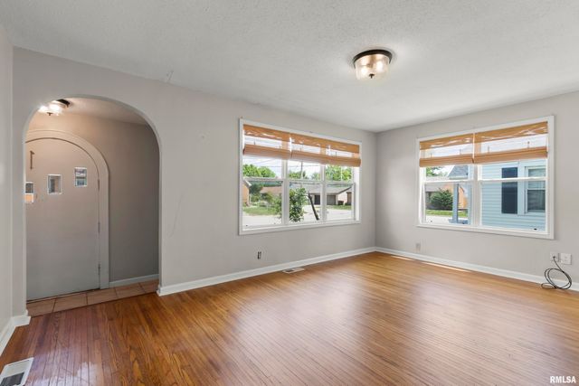216 E TYLER Street, Morton, IL 61550