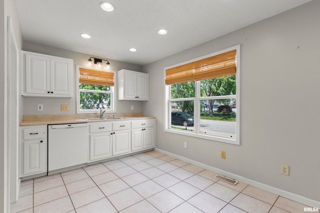 216 E TYLER Street, Morton, IL 61550