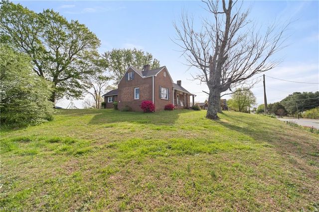 3054 N Old 52 Road, Pinnacle, NC 27043