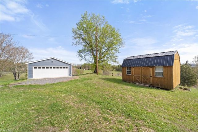 3054 N Old 52 Road, Pinnacle, NC 27043