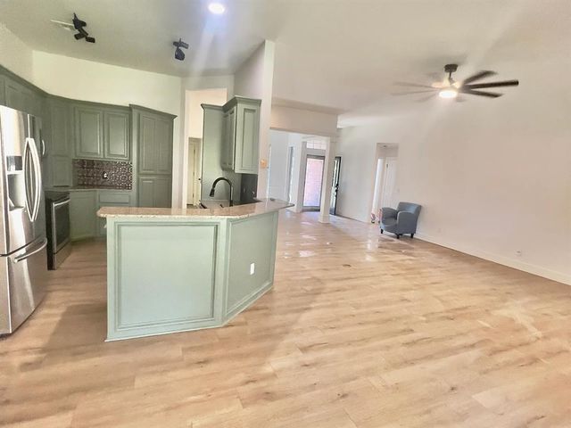 1121 Charlton Road, Edmond, OK 73003