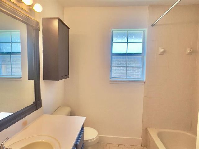 1121 Charlton Road, Edmond, OK 73003