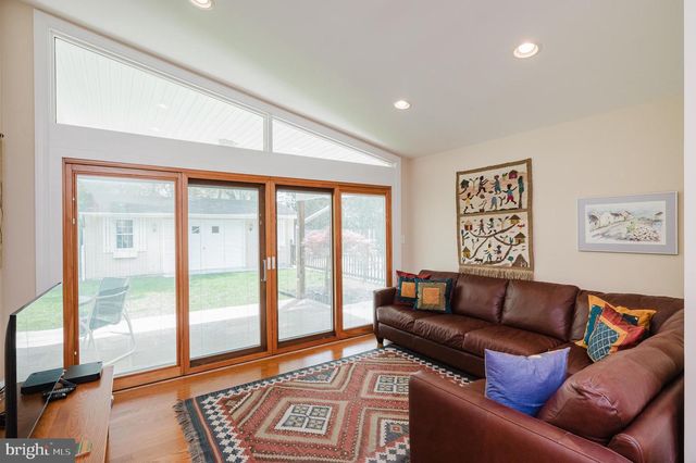 8403 TOPPING, Baltimore, MD 21208