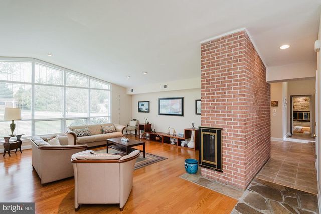 8403 TOPPING, Baltimore, MD 21208