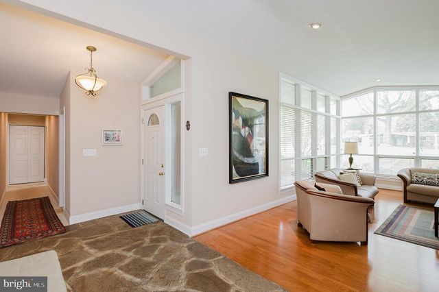 8403 TOPPING, Baltimore, MD 21208