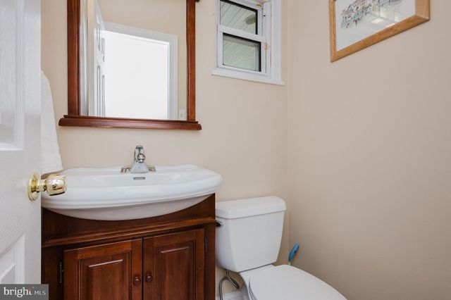 8403 TOPPING, Baltimore, MD 21208