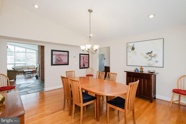 8403 TOPPING, Baltimore, MD 21208