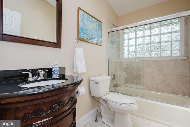 8403 TOPPING, Baltimore, MD 21208