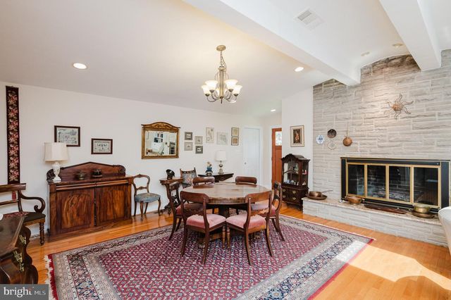 8403 TOPPING, Baltimore, MD 21208