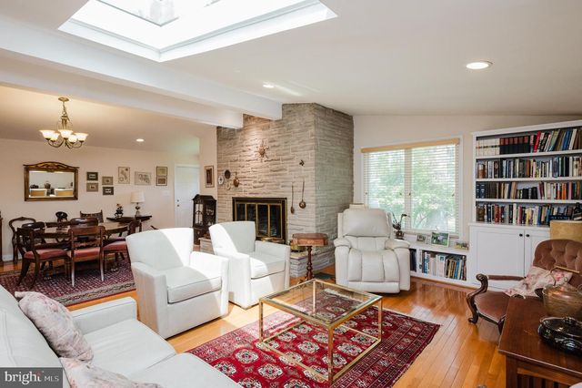 8403 TOPPING, Baltimore, MD 21208