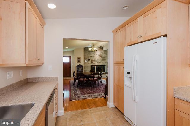8403 TOPPING, Baltimore, MD 21208