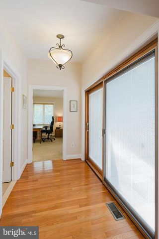 8403 TOPPING, Baltimore, MD 21208