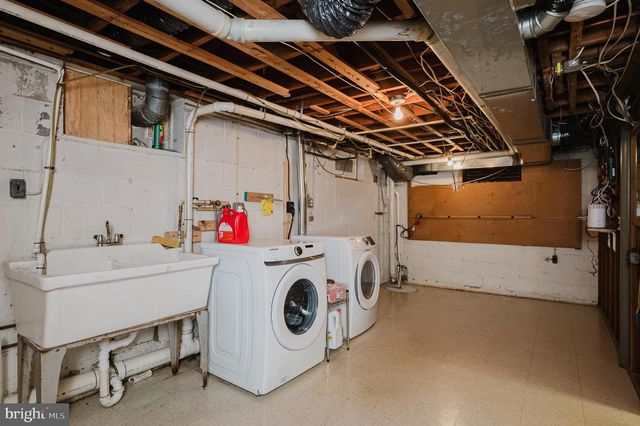 8403 TOPPING, Baltimore, MD 21208