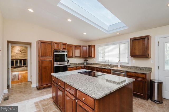 8403 TOPPING, Baltimore, MD 21208