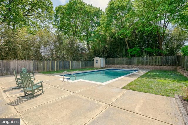 8403 TOPPING, Baltimore, MD 21208