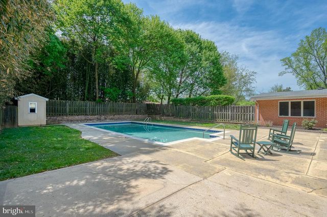8403 TOPPING, Baltimore, MD 21208