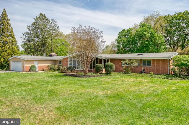 8403 TOPPING, Baltimore, MD 21208