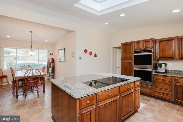 8403 TOPPING, Baltimore, MD 21208