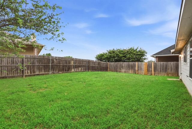 8040 Summer Stream Drive, Fort Worth, TX 76134