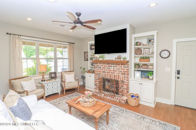 12 Oakwood Glen, Clinton, MS 39056