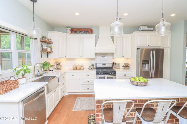 12 Oakwood Glen, Clinton, MS 39056