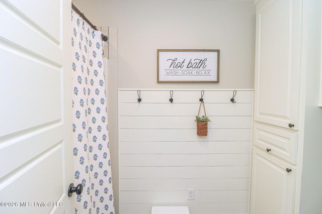 12 Oakwood Glen, Clinton, MS 39056