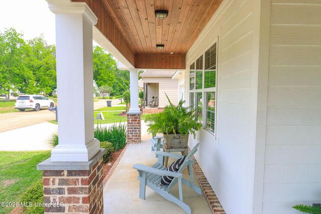 12 Oakwood Glen, Clinton, MS 39056