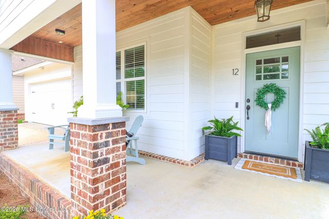 12 Oakwood Glen, Clinton, MS 39056