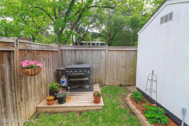 12 Oakwood Glen, Clinton, MS 39056