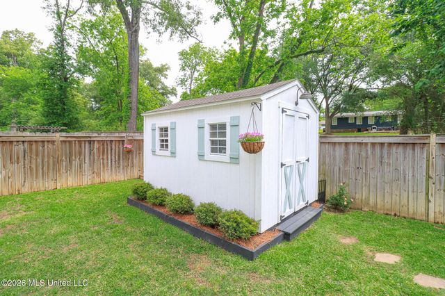 12 Oakwood Glen, Clinton, MS 39056