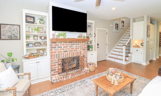 12 Oakwood Glen, Clinton, MS 39056