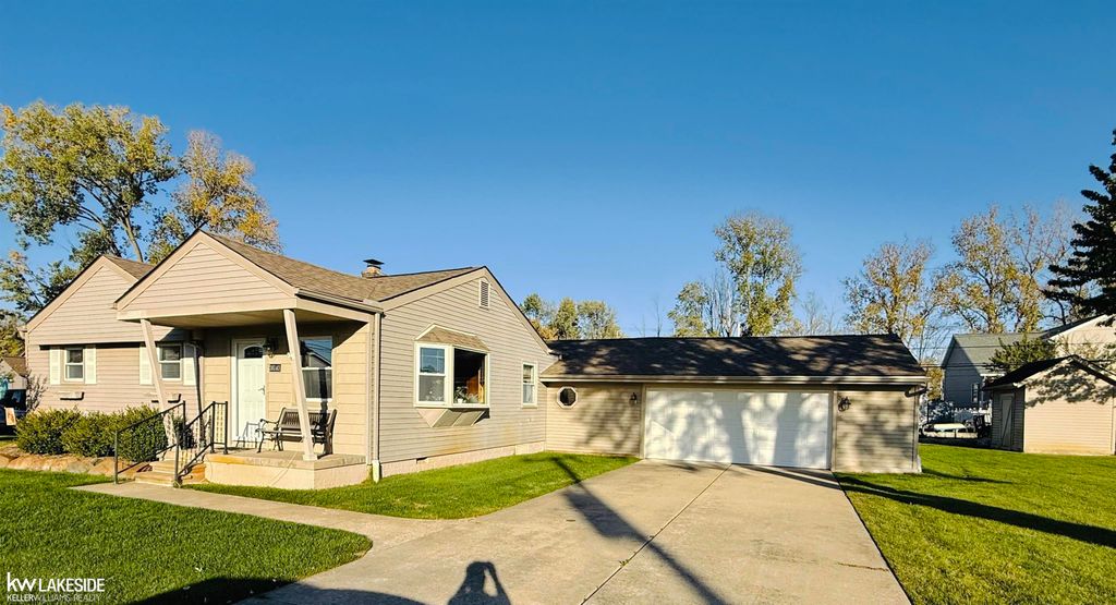 38140 Mallast Street, Harrison Twp, MI 48045