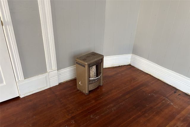 701 S Clements Street, Gainesville, TX 76240