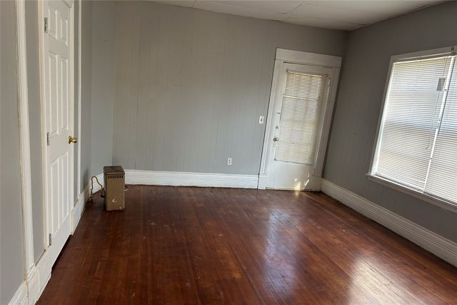 701 S Clements Street, Gainesville, TX 76240