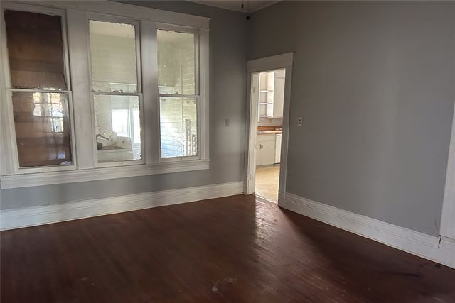 701 S Clements Street, Gainesville, TX 76240