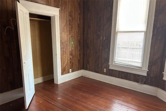 701 S Clements Street, Gainesville, TX 76240