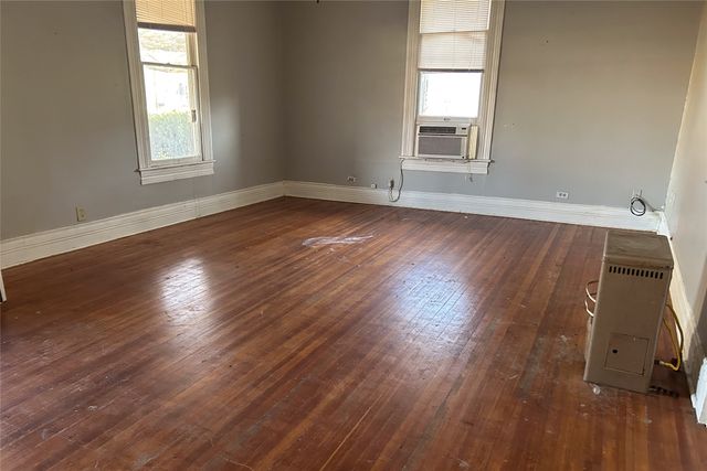 701 S Clements Street, Gainesville, TX 76240