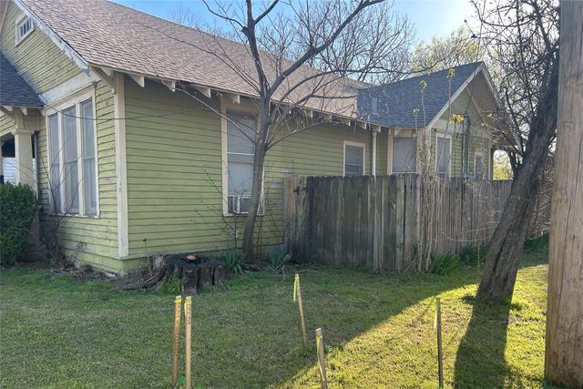 701 S Clements Street, Gainesville, TX 76240