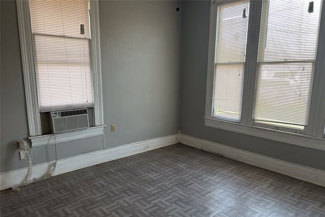 701 S Clements Street, Gainesville, TX 76240