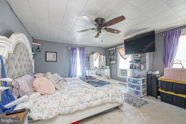 122 N REPAUNO AVE, Gibbstown, NJ 08027