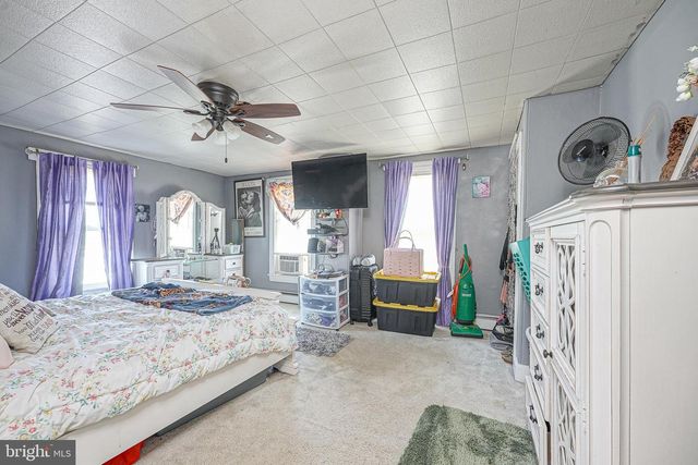 122 N REPAUNO AVE, Gibbstown, NJ 08027