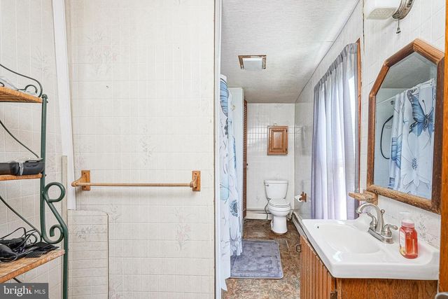 122 N REPAUNO AVE, Gibbstown, NJ 08027