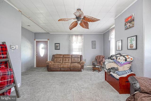 122 N REPAUNO AVE, Gibbstown, NJ 08027