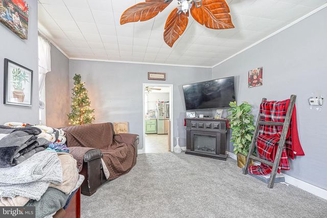 122 N REPAUNO AVE, Gibbstown, NJ 08027
