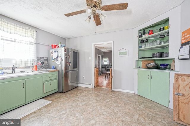 122 N REPAUNO AVE, Gibbstown, NJ 08027