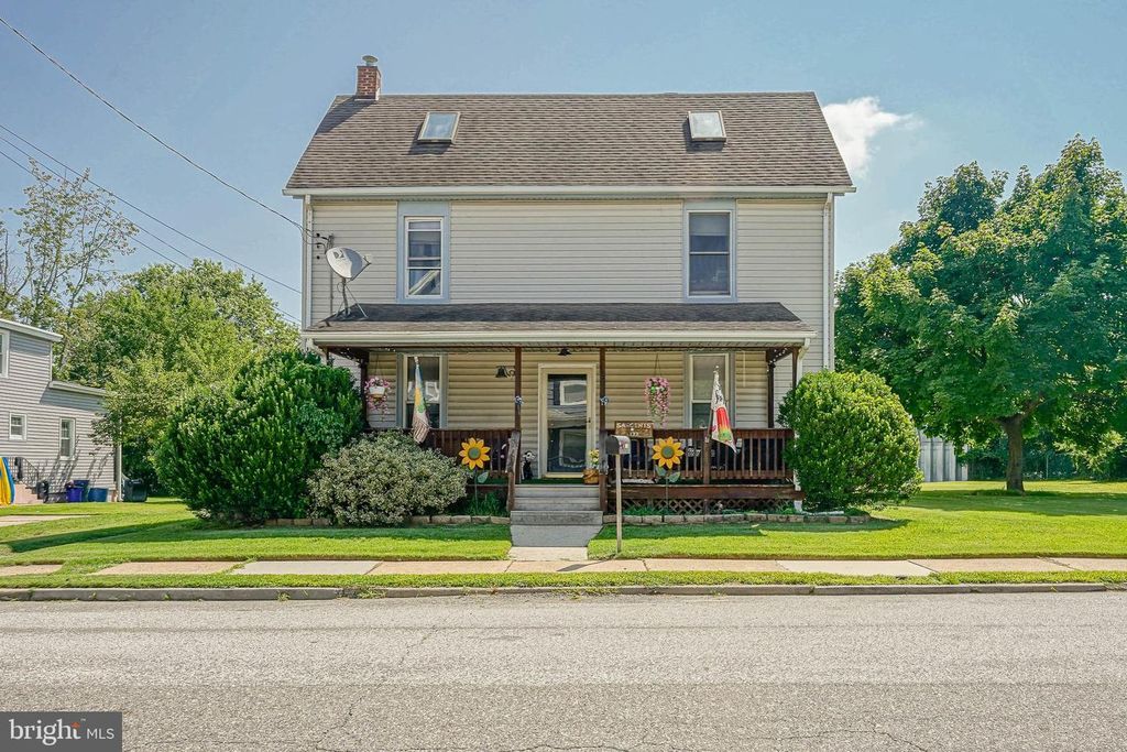122 N REPAUNO AVE, Gibbstown, NJ 08027