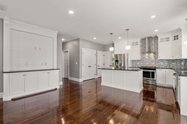 13 Boydes Xing, Norfolk, MA 02056