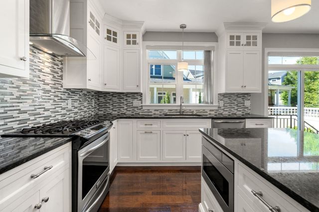 13 Boydes Xing, Norfolk, MA 02056